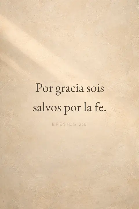 Fondo de pantalla cristiano con Efesios 2:8 en tipografía serif sobre una pared de yeso marfil con sombra